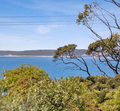 RIPVIEW In Old Lonnie - Broome Tourism 1