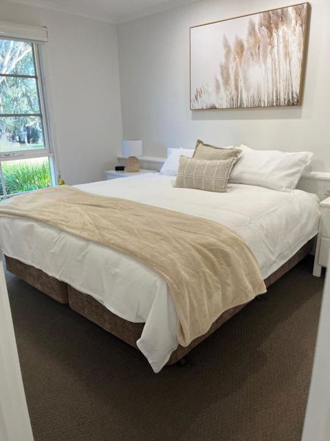 River Frontage Unit Moama - Broome Tourism 1