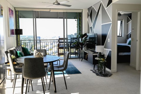 River View Apartment In Brisbane With Parking - Broome Tourism 1