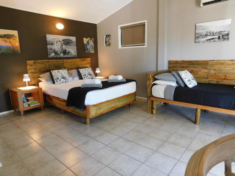 Riverbend Cottage Cabin - Little Heaven - Broome Tourism 3