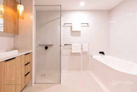 RIVERFRONT BREEZE @ The Cosmopolitan Unit10307 - Broome Tourism 1