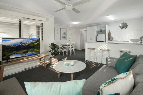 Riverside Location, Noosa Sound - Broome Tourism 1
