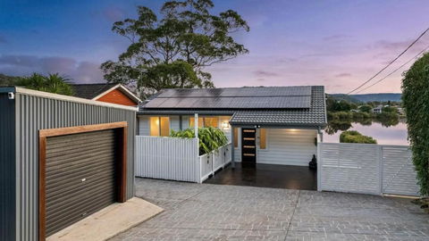 Riverside Retreat - Absolute Waterfront - Broome Tourism 2