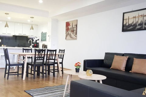 RiverView Spacious 3BR2Bath2Car WifiPoolGym Crown - Broome Tourism 2