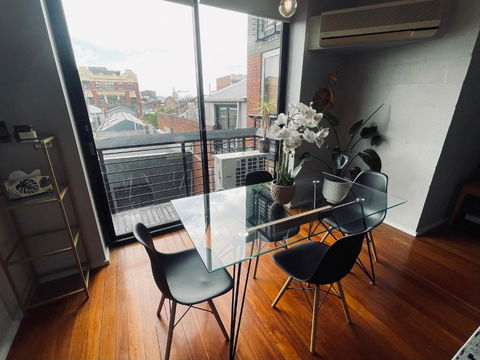 Red Tulip Apartments In Prahran - Broome Tourism 3