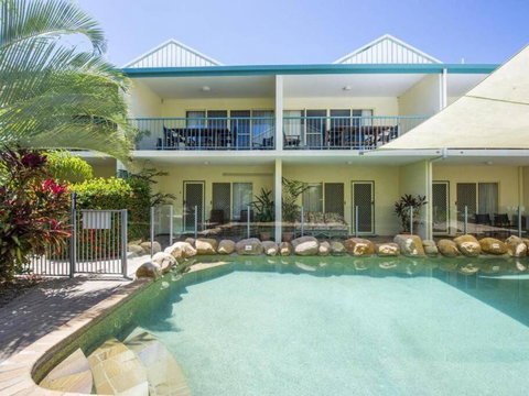 SAILS 9 Beachfront Getaway Horseshoe Bay - Broome Tourism 0