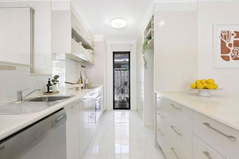 Riviera Road Miami - 4BRM Dual Villa - Broome Tourism 3