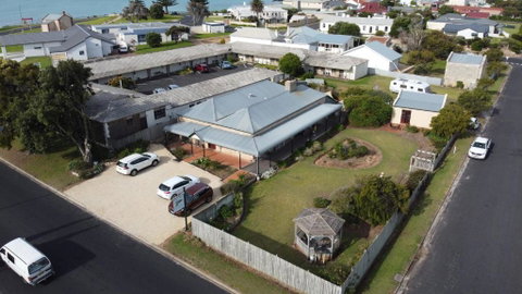 Robe House Heritage Accommodation - Broome Tourism 3