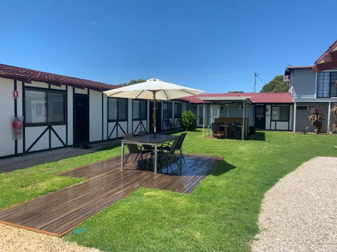 Robe Nampara Cottages - Broome Tourism 0