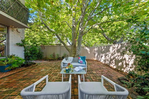 Romantic Retreat With Garden - Broome Tourism 1