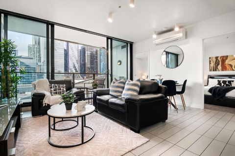 Rooftop Pool 2BR Apartment At Marvel Stadium With Free Parking - Broome Tourism 0