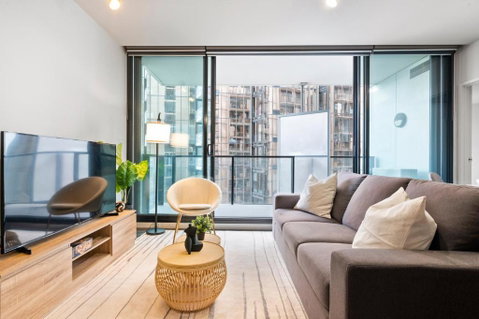 Rooftop Pool 2BR Apt At Marvel Stadium With Free Parking - Broome Tourism 1