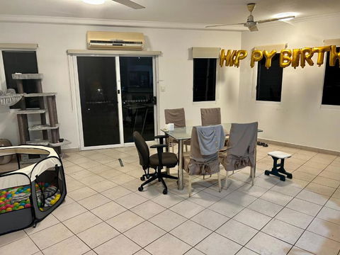 Room In City With Kittens! - Broome Tourism 3