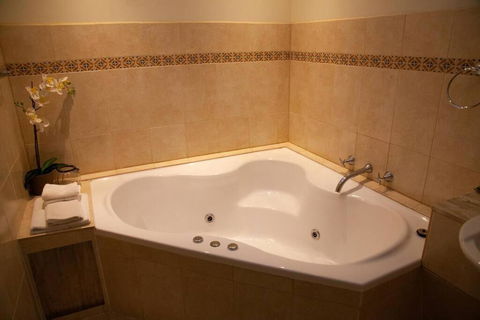 Rose Cottage Yarra Glen - Broome Tourism 3
