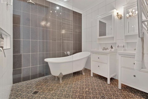 Rose Cottage - Stroll To CBD, Leafy Setting - Broome Tourism 3