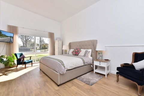 Rose Cottage Studio Romantic Or Solo Getaway. Spa, Games Room - Broome Tourism 2