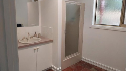 Roshnier Apartment - Broome Tourism 1