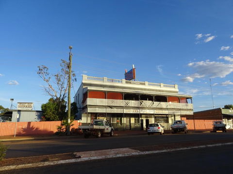 Royal Mail Hotel - Meekatharra - Broome Tourism 0