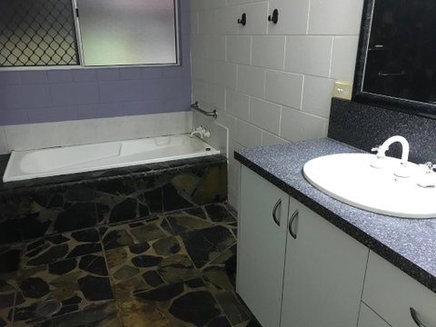 Royal Palm Cottage, Entire Two Bedroom 2 Bathroom House With Pool - Broome Tourism 3