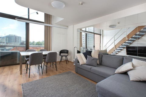 S203S - The Loft By Darling Harbour - Broome Tourism 0