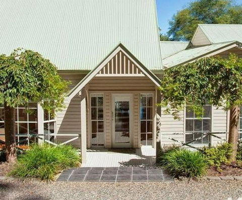 Sage Manor Bowral - Broome Tourism 1