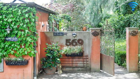 Saint Eloi Le Jardin - Broome Tourism 0