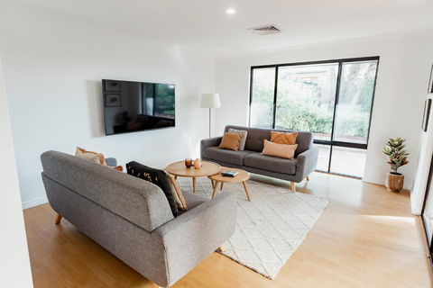 Salhus - Sleep In King Beds & Easy Walk To Town - Broome Tourism 1