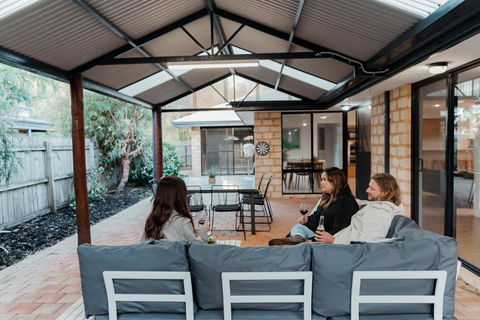 Salhus - Sleep In King Beds & Easy Walk To Town - Broome Tourism 0