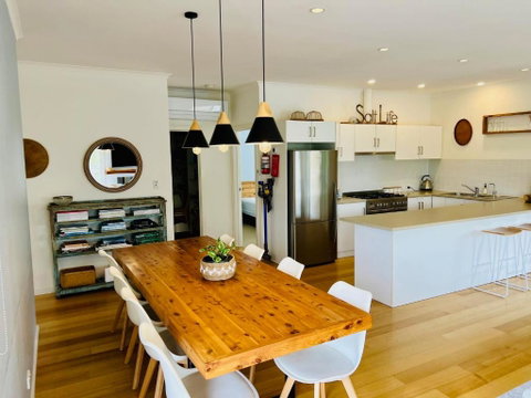 Salt Life - Pet Friendly Outside WIFI - Broome Tourism 2