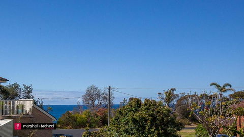 Salt Water Villa Bermagui Four Bedroom Central Location With Wifi - Broome Tourism 1