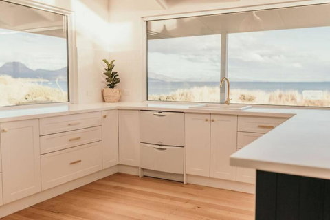 Saltair Freycinet - Broome Tourism 3