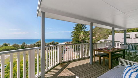 Salty Air Beachside Cottage At Killcare - Broome Tourism 2