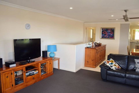 Salty Kisses - Bring Your Own Linen. - Broome Tourism 3