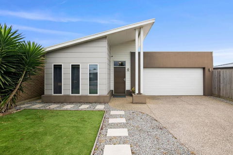 Salty Sage Beach House - Broome Tourism 3