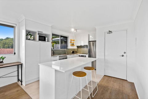 Salty Sea Breeze Apartment 500m To Waters Edge - Broome Tourism 1