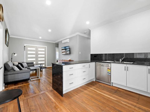 Salty Sea Cottage - Broome Tourism 3