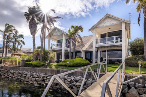 Salty Views - Broome Tourism 0