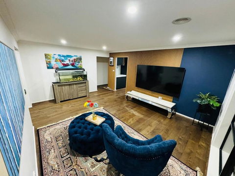 Sanctuary Lakes Holiday House - Broome Tourism 0