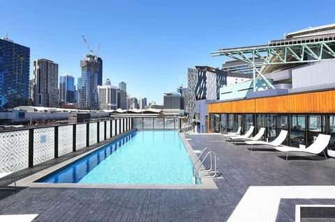 Rooftop Pool Stunning Apt At Marvel Stadium With Free Parking - Broome Tourism 2