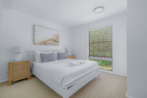 Sandalwood At Huskisson - Broome Tourism 0