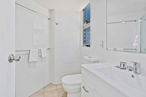 Sandown - Hosted By Burleigh Letting - Broome Tourism 2