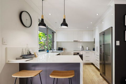 Sandy Dunes Retreat Pet-Friendly Wurtulla Home - Broome Tourism 3