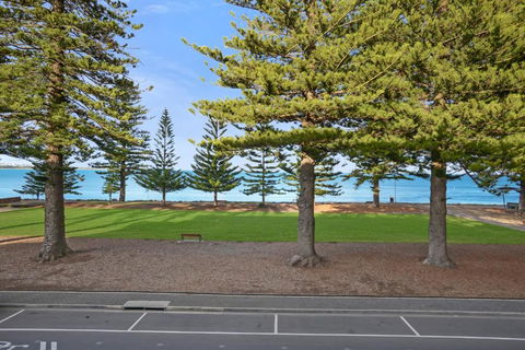 SEABREEZE At Victor Harbor - Broome Tourism 1