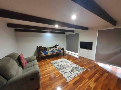 Serene 4-bedroom House In Melbourne East - Broome Tourism 2
