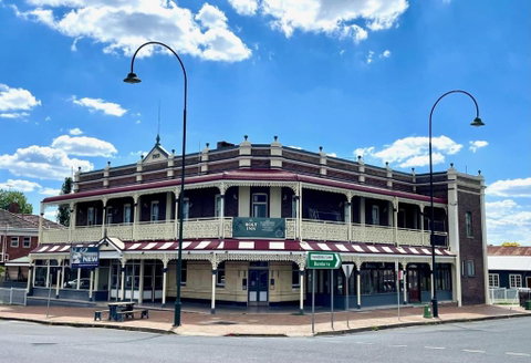 The Bolt Inn - Broome Tourism 0