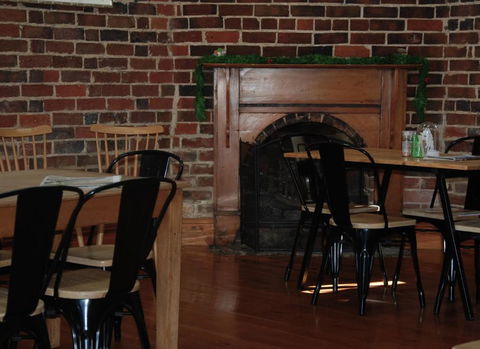 THE FED AND BED TEMORA - Broome Tourism 2