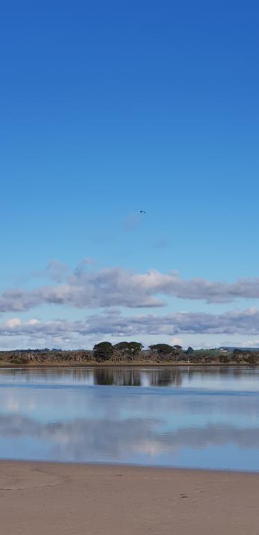 Beachside Retreat West Inlet - Broome Tourism 3