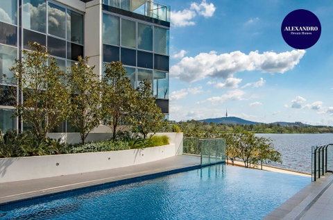 Beautiful Modern Lake View Apartment - Broome Tourism 0