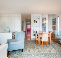 Beautiful Renovated Home With Water Views and Yard - Broome Tourism