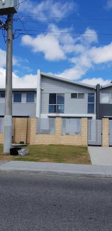 Beckenham Townhouse - Broome Tourism 3